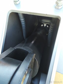 PAŘEZOVÉ NŮŽKY NA BAGR 13-20T - 4