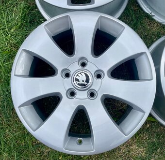 Alu Škoda Superb1/2 7jx16 ET45 5x112 - 4