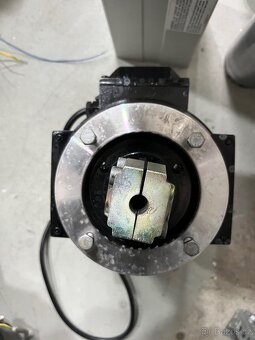 Asynchronní motor 4HP - 4