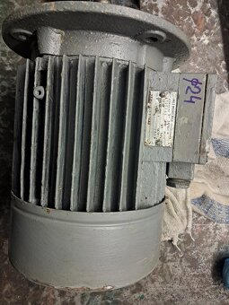 Prodám přírubový elektromotor MEZ Mohelnice. - 4