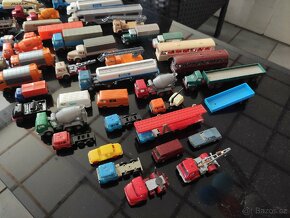 Retro autíčka k vláčkům - 4