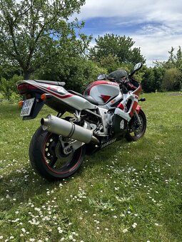 Yamaha YZF-R6 - 4