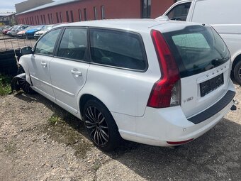 Volvo V50 kombi 2,4 D 5 132 kw Momentum - 4