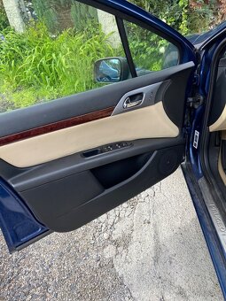 Peugeot 407 - 4