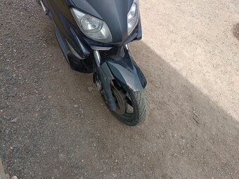 Yamaha x max 125 011,09,majesty 125,Jonway js 125 - 4