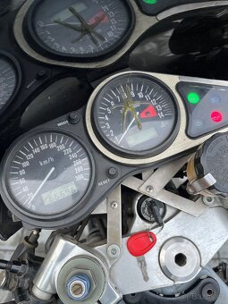 Kawasaki ZX9R r.v.98 - 4
