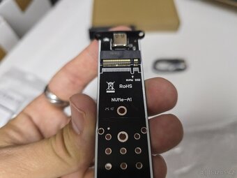 USB adaptér pro M.2 NVME SSD černý nový - 4