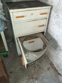Prodám starou kuchyňskou skříňku - 4