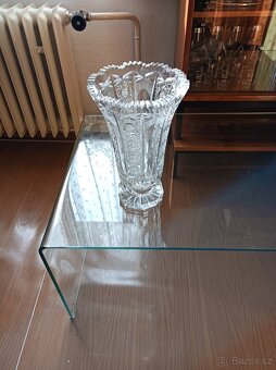 Prodám skleničky a vázu z broušeného skla - 4