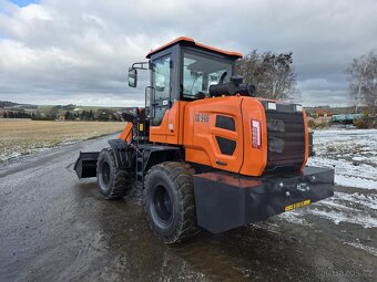 KLOUBOVÝ NAKLADAČ JOHN DACH JK946 - 4