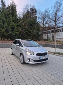 Kia Carens, 1.7crdi. 7-mist. Manual - 4