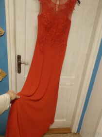 Šifonové plesové šaty červené splývavé - 4