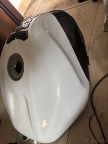 Nadrz na Suzuki Gsxr 1000 01-02 a 600 750 00-03 - 4