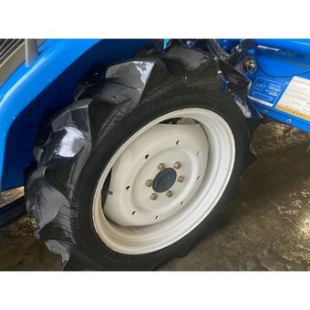 Malotraktor Iseki s čelním nakladačem - 4