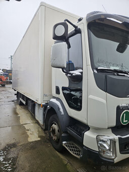 Skriňové Volvo FL6 r.v.2015 + hyd. čelo porucha motora - 4