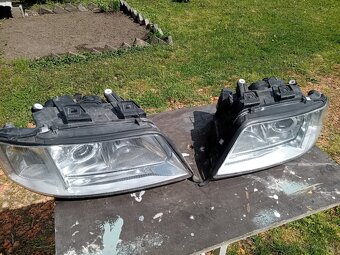 Prodám přední světla audi a6c5 - 4