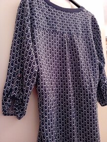 šaty modro-bílé s 3/4 rukávem - 4