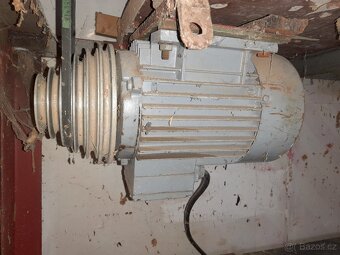 Stolní soustruh na dřevo - 4