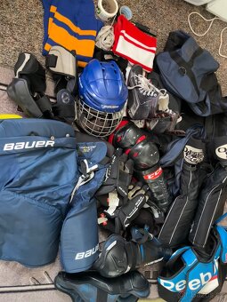 Hhokejová výstroj - 4