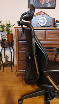 Kancelářská otočná ergonomická židle - 4