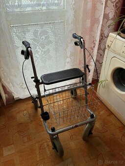 Polohovací postel , chodítko - 4