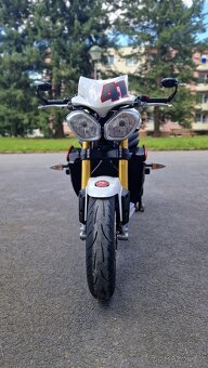 Triumph Speed Triple R - 4