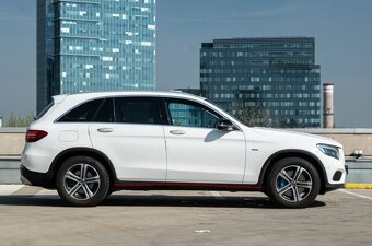 Mercedes-Benz GLC SUV 350 e 4MATIC A/T - 4