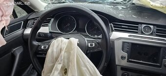 bouraný Volkswagen Passat B8 - 4