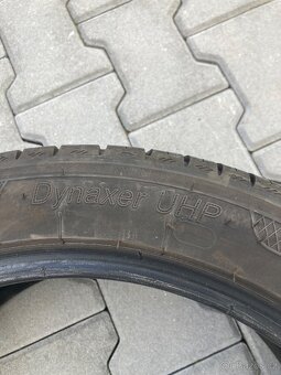 Pneu 225/45 R17 - 4