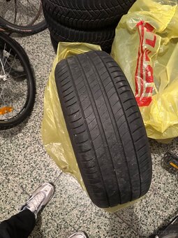 michelin kola 225/55r17 - 4