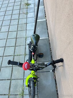 Dětské kolo Specialized Hotrock 12 s vodící tlačnou tyčí - 4