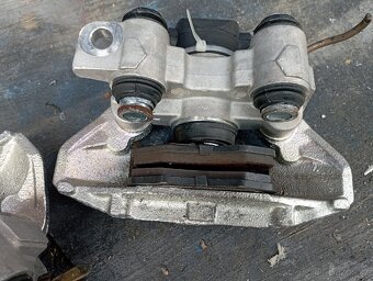 Peugeot 306 brzdové třmeny - 4