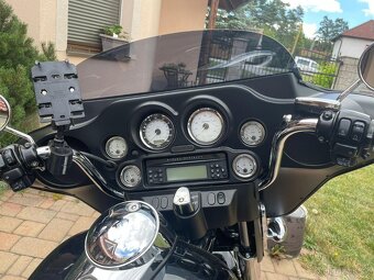 HARLEY-DAVIDSON FLHX Street glid - 4