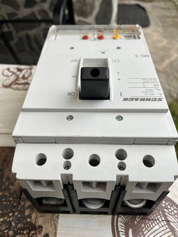 Jistič schrack MC3 630 A - 4