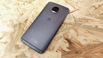 Motorola Moto G5 - prasklé LCD - 4