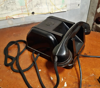 Starožitný bakelitový telefon TESLA z roku 1949 - 4