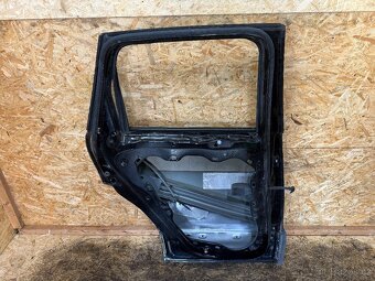 LEVÉ ZADNÍ DVEŘE VW TOUAREG 7P 7P0833311 - 4