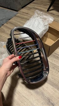 Prodám nové mřížky chladiče na BMW E60. - 4