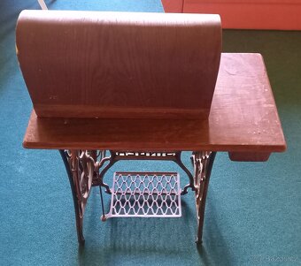 Starožitný šlapací šicí stroj SINGER - 4