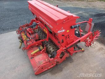 Koupím secí stroj Kuhn Integra 3000 - 4