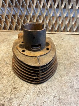 Válec asi ČZ 150C - 4