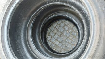 255/40 R19 Pirelli - 4