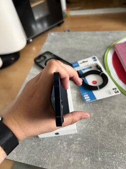 Prodám iPhone 13 128gb - 4