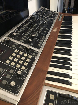 MOOG Dříve Jon Lord’s memorymoog (Vadné.Pro projekt dílů - 4