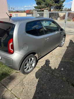 Volkswagen Up 1.0 CNG + Benzín - 4