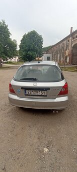 Osobní automobil – Honda civic 7.g hatchback - 4