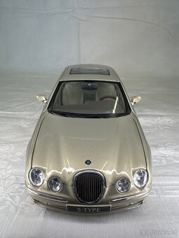 Jaguar S-Type 1:18 – detailní kovový model pro sběratele - 4