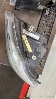 Originální predfacelift xenon světla na bmw e90/e91 - 4