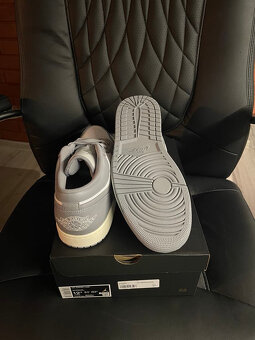 Air Jordan 1 Low Vintage Stealth Grey - 4