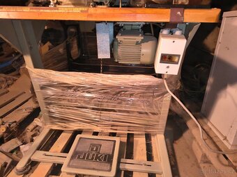 Průmyslový knoflíkovací šicí stroj JUKI MB-372 - Plně funkčn - 4